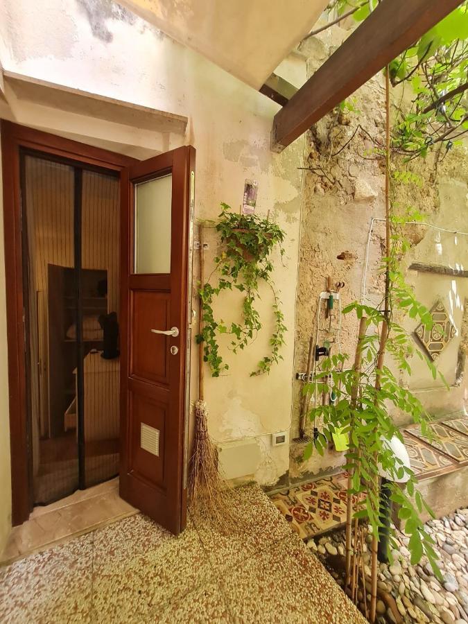 Ai Due Cortili Lägenhet Trapani Exteriör bild